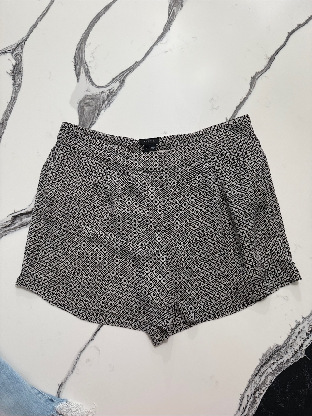 Theory silk shorts size 4